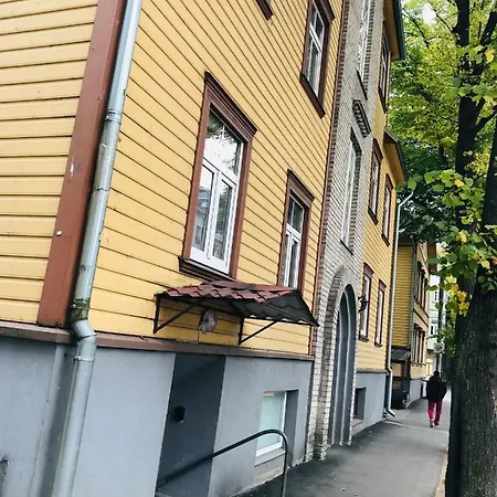 Cozy Veerenni *